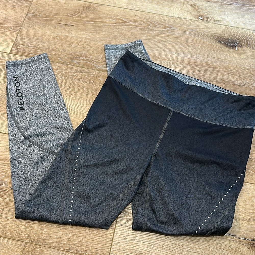 Peloton Shape Cropped Leggings Size Large